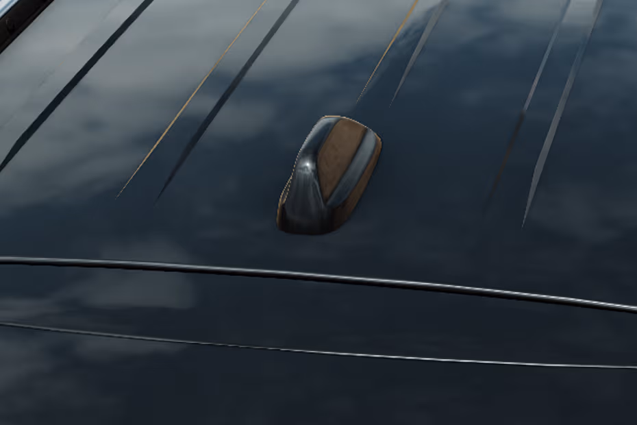 Jeep Commander 2026 Roof Mounted Antenna close up Jeep Commander 2026 Roof Mounted Antenna close up