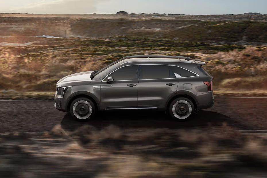 KIA Sorento 2026 Left side exterior view KIA Sorento 2026 Left side exterior view
