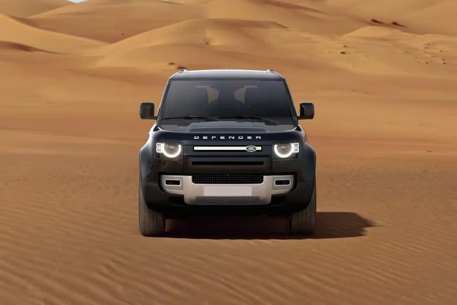 Land Rover DEFENDER 130 2026 Front view with LED headlights Land Rover DEFENDER 130 2026 Front view with LED headlights