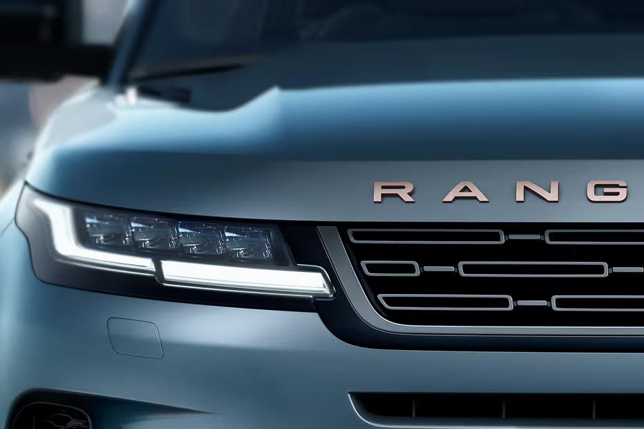 Land Rover RANGE ROVER EVOQUE 2026 LED Headlight Close-up Land Rover RANGE ROVER EVOQUE 2026 LED Headlight Close-up