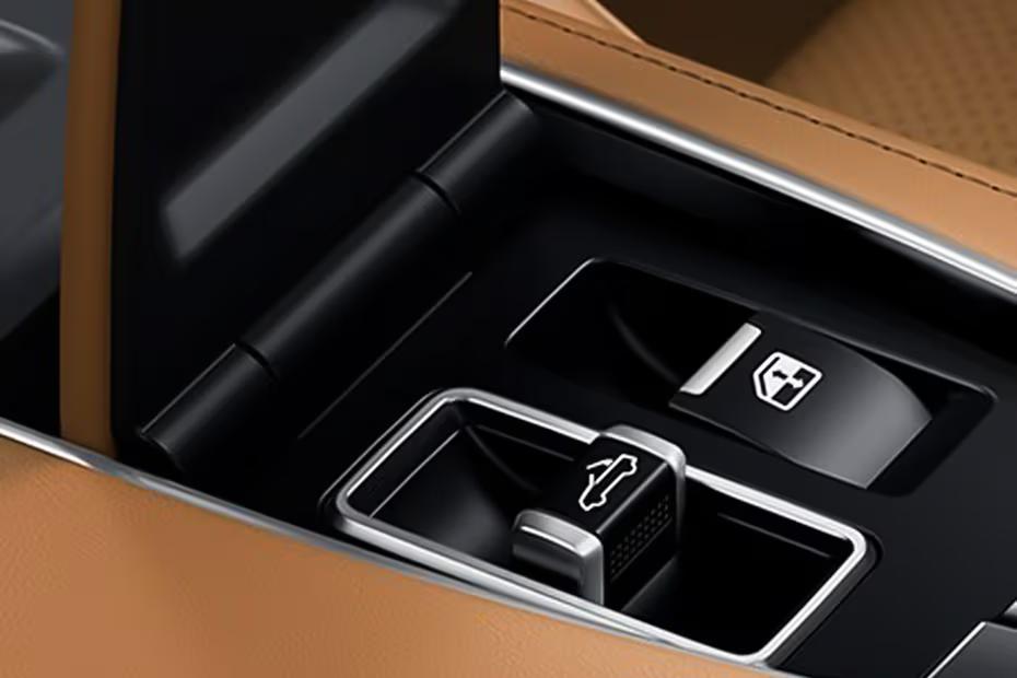 Lexus LC 500 Convertible 2026 Coupe Centre Controls Lexus LC 500 Convertible 2026 Coupe Centre Controls