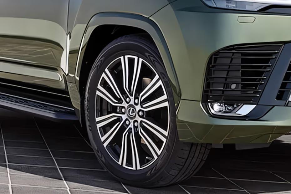 Lexus LX 2026 alloy wheel design close-up Lexus LX 2026 alloy wheel design close-up
