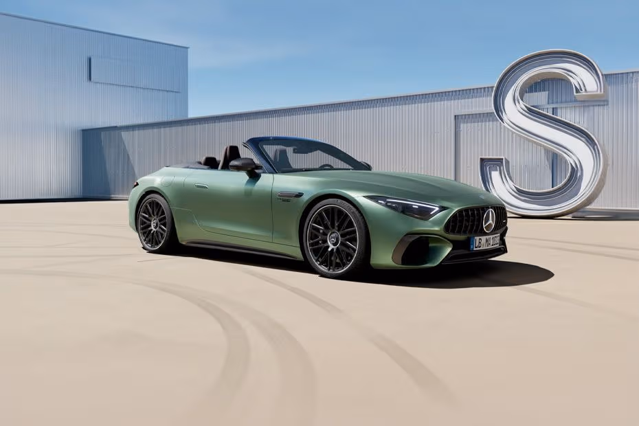 Mercedes-Benz AMG SL 2026 Front Right Side Angle View Mercedes-Benz AMG SL 2026 Front Right Side Angle View