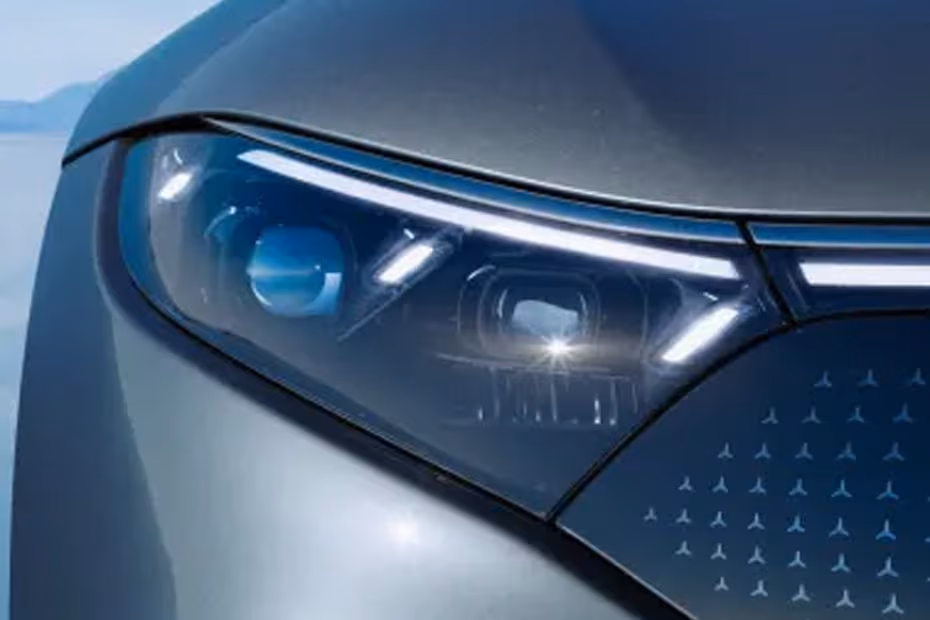 Mercedes-Benz EQS 2026 LED Headlight Close up Mercedes-Benz EQS 2026 LED Headlight Close up