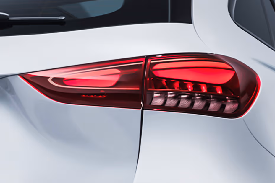 Mercedes-Benz GLA-Class 2026 Taillight With Sequential Turn Indicator Mercedes-Benz GLA-Class 2026 Taillight With Sequential Turn Indicator