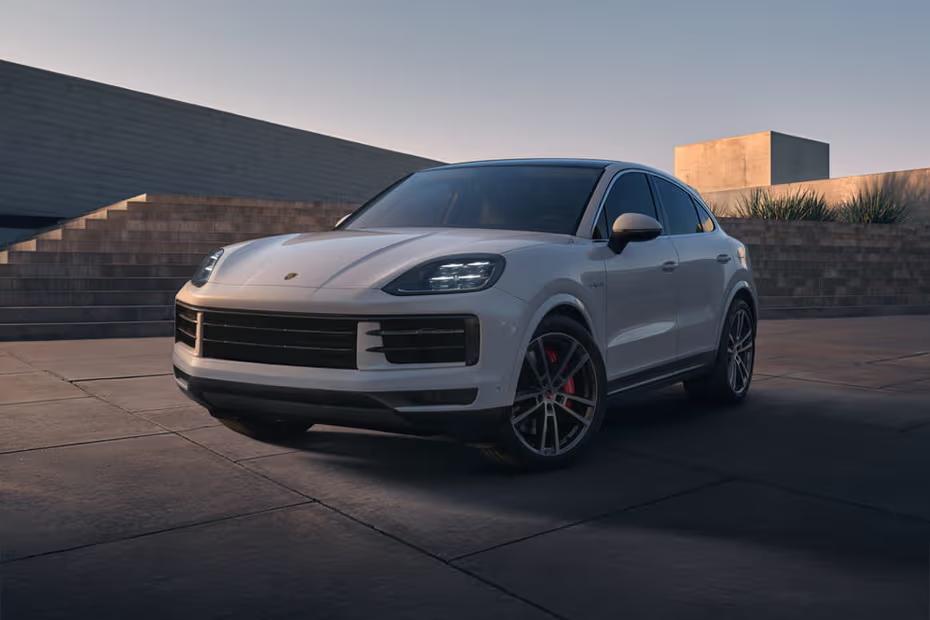 Porsche Cayenne 2026 Front Right Side Angle View on City Street Porsche Cayenne 2026 Front Right Side Angle View on City Street