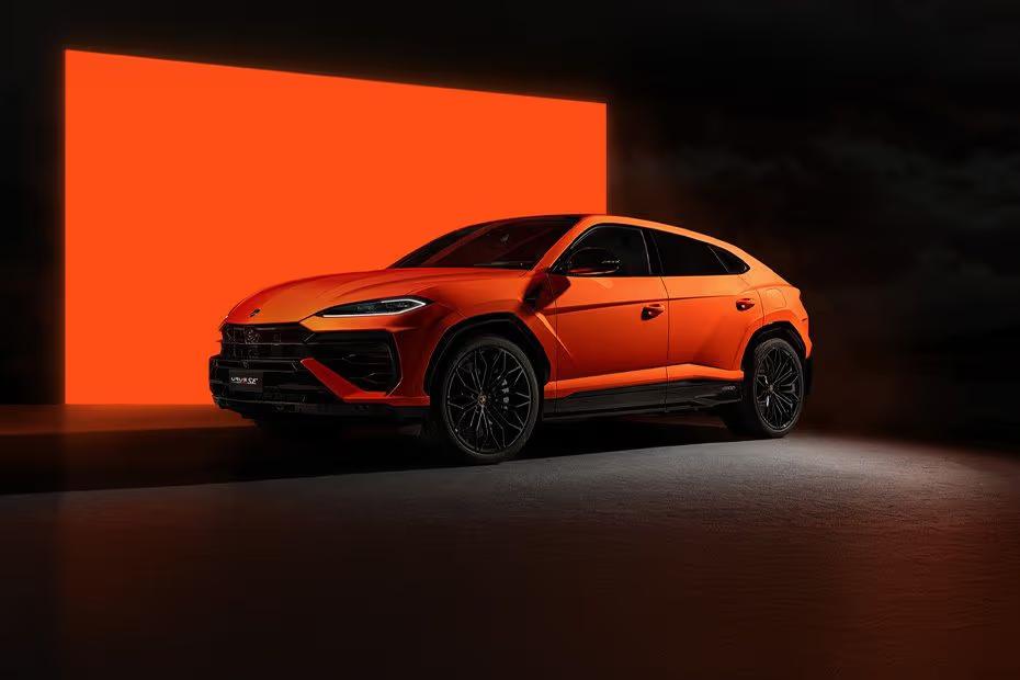 Lamborghini Urus 2026 Left Side Profile with Alloy Wheels Lamborghini Urus 2026 Left Side Profile with Alloy Wheels
