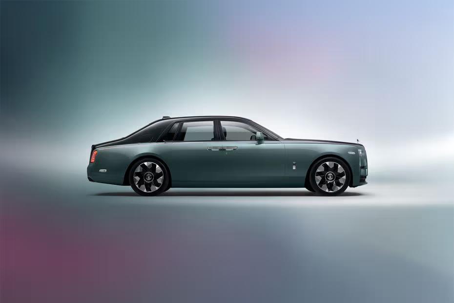 Rolls Royce Phantom 2026 Front Right Side Angle View Rolls Royce Phantom 2026 Front Right Side Angle View