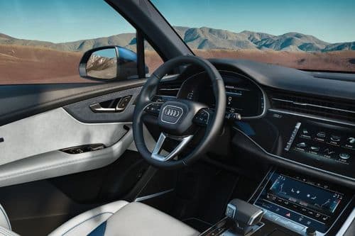 Audi Q7 Dashboard Side View Audi Q7 Dashboard Side View