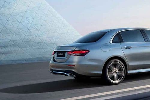 Mercedes-Benz E-Class Coupe Right Side Rear View  Mercedes-Benz E-Class Coupe Right Side Rear View
