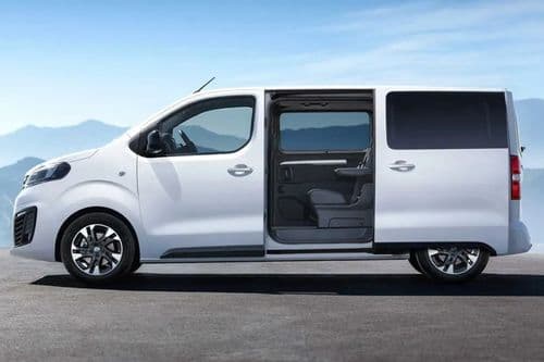 Opel Zafira Life Door Open Left Side View Opel Zafira Life Door Open Left Side View
