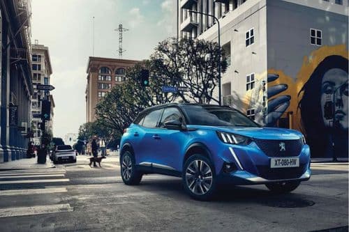 Peugeot 2008 Right Side Front View Peugeot 2008 Right Side Front View