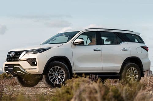 Toyota Fortuner Left Side View Toyota Fortuner Left Side View