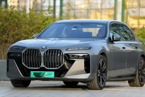 Bmw i7 2024 Left Side Front View Bmw i7 2024 Left Side Front View