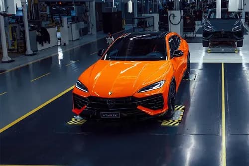 Lamborghini Urus 2024 Left Side Front View Lamborghini Urus 2024 Left Side Front View