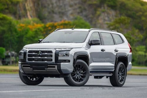 Mitsubishi Montero Sport 2024 Left Side Front View Mitsubishi Montero Sport 2024 Left Side Front View