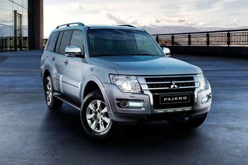 Mitsubishi Pajero Right Side Front View Mitsubishi Pajero Right Side Front View