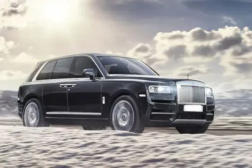 Rolls Royce Cullinan 2024 Right Side Front View Rolls Royce Cullinan 2024 Right Side Front View