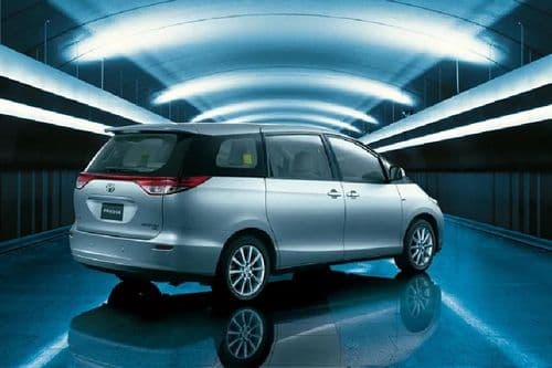 Toyota Previa Right Side view Toyota Previa Right Side view