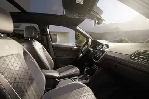 Volkswagen Tiguan 2024 Front Seat View Volkswagen Tiguan 2024 Front Seat View