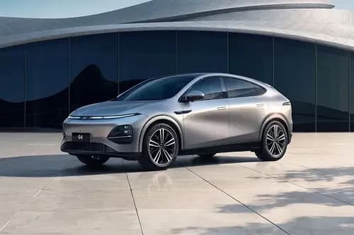 Xpeng G6 2024 Left Side Front View Xpeng G6 2024 Left Side Front View