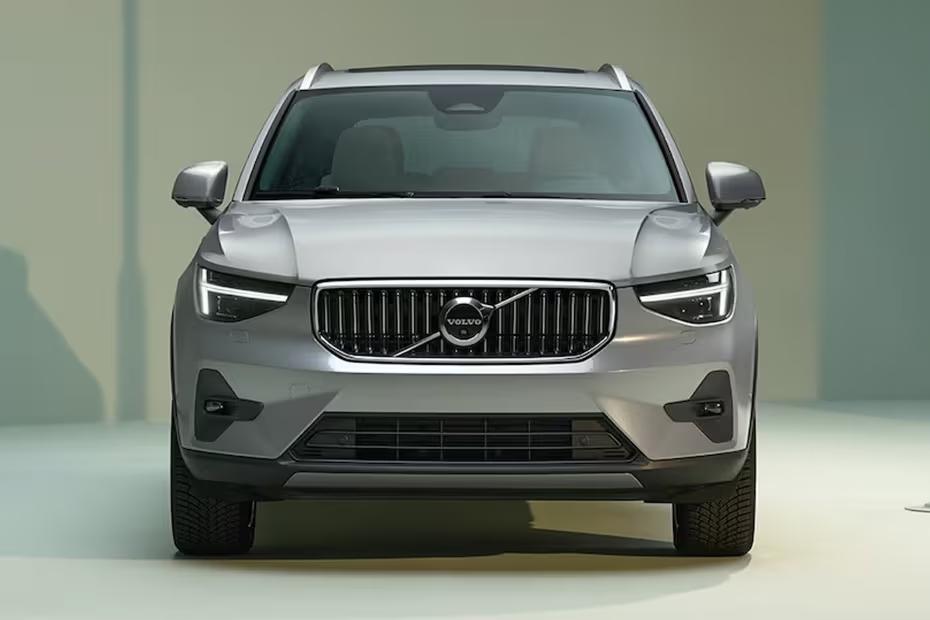 Volvo XC40 2026 front view with LED Headlights Volvo XC40 2026 front view with LED Headlights