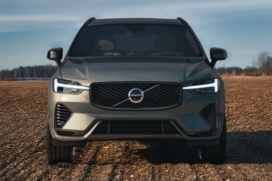 Volvo XC60 2026 front view with LED Headlights Volvo XC60 2026 front view with LED Headlights