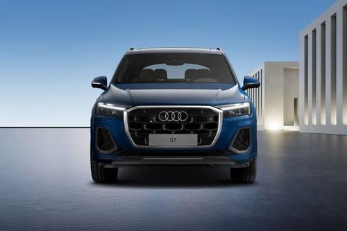 Audi Q7 2026 Sepang Blue SUV front view with LED Headlights Audi Q7 2026 Sepang Blue SUV front view with LED Headlights