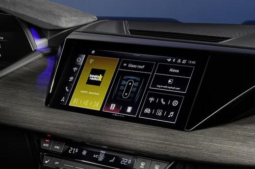 Audi S E-Tron GT 2025 Sedan Floating Touchscreen Infotainment System Audi S E-Tron GT 2025 Sedan Floating Touchscreen Infotainment System