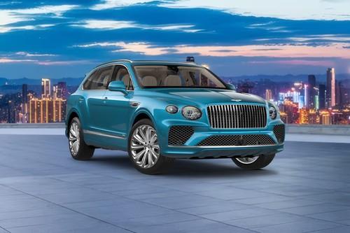 Bentley Bentayga 2026 SUV front right side angle view on city street Bentley Bentayga 2026 SUV front right side angle view on city street