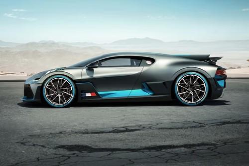 Bugatti Divo Black Sportscar left side profile with alloy wheels Bugatti Divo Black Sportscar left side profile with alloy wheels