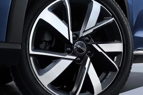 BYD Sealion 5 2026 SUV Aerodynamic Alloy Wheel Design Close-up BYD Sealion 5 2026 SUV Aerodynamic Alloy Wheel Design Close-up