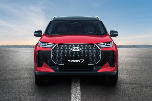 Chery Tiggo 7 2026 Red SUV front view with LED Headlights Chery Tiggo 7 2026 Red SUV front view with LED Headlights