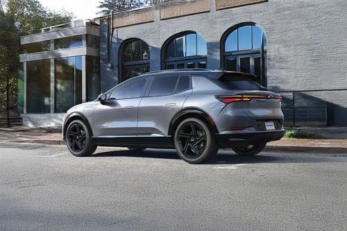 Chevrolet Equinox Ev 2026 SUV left side profile with alloy wheels Chevrolet Equinox Ev 2026 SUV left side profile with alloy wheels