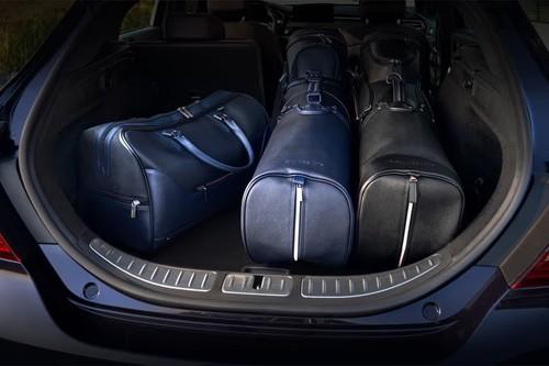 Genesis G70 SB Luxury rear profile showing the open boot space Genesis G70 SB Luxury rear profile showing the open boot space