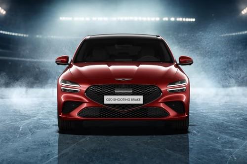 Genesis G70 SB Red Luxury front view with LED Headlights Genesis G70 SB Red Luxury front view with LED Headlights
