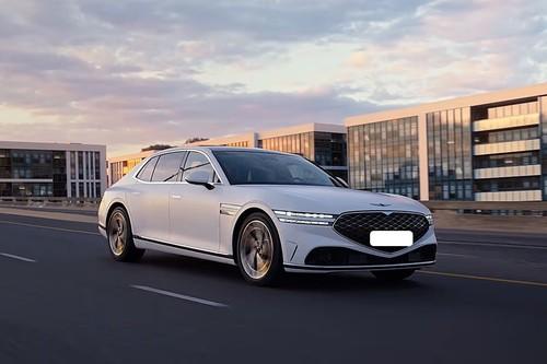 Genesis G90 Front Left Side Showing Alloy Wheels Genesis G90 Front Left Side Showing Alloy Wheels