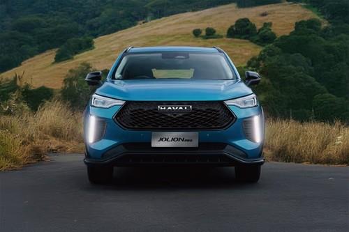 Haval Jolion Pro SUV Front View With Headlights Haval Jolion Pro SUV Front View With Headlights