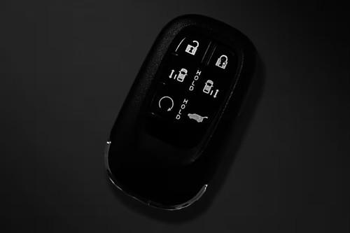 Honda Odyssey 2026 Minivan Key Fob close-up Honda Odyssey 2026 Minivan Key Fob close-up