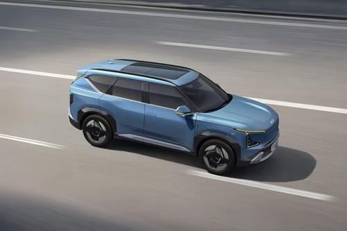 Kia EV5 2026 SUV Left Side Profile with Alloy Wheels Kia EV5 2026 SUV Left Side Profile with Alloy Wheels