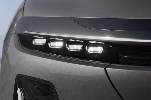 Lucid Gravity 2025 SUV Projector LED Headlight Close Up Lucid Gravity 2025 SUV Projector LED Headlight Close Up