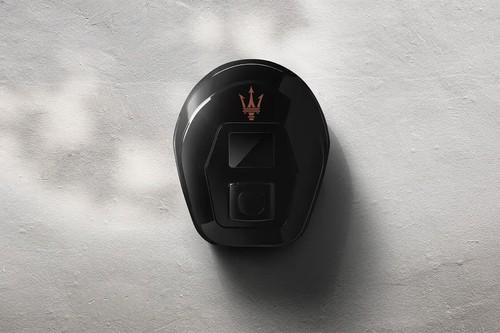 Maserati GranTurismo Coupe central console smart key slot Maserati GranTurismo Coupe central console smart key slot