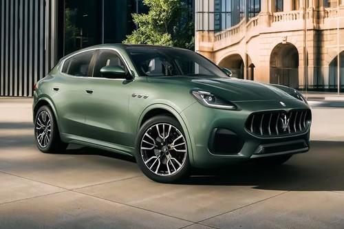 Maserati Grecale 2026 Military Teal Matte - Fuoriserie SUV front view with LED Headlights Maserati Grecale 2026 Military Teal Matte - Fuoriserie SUV front view with LED Headlights