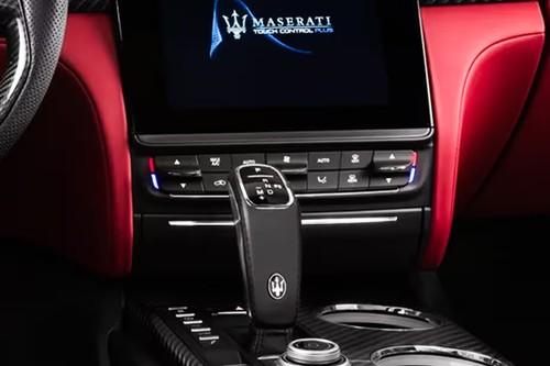 Maserati Grecale 2026 SUV interior dashboard climate control system AC controls Maserati Grecale 2026 SUV interior dashboard climate control system AC controls