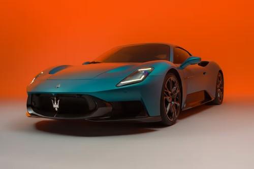Maserati Mcpura 2026 ai aqua rainbow matte Coupe front right side angle view Maserati Mcpura 2026 ai aqua rainbow matte Coupe front right side angle view