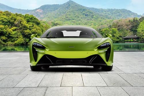 McLaren Artura 2026 Green Coupe front view with LED Headlights McLaren Artura 2026 Green Coupe front view with LED Headlights