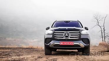 Mercedes-Benz GLS 2026 front view with LED Headlights Mercedes-Benz GLS 2026 front view with LED Headlights