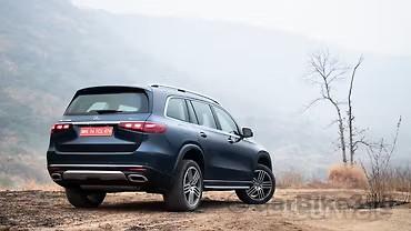 Mercedes-Benz GLS 2026 Rear Left side angle view showing taillights, tailgate and alloy wheels Mercedes-Benz GLS 2026 Rear Left side angle view showing taillights, tailgate and alloy wheels
