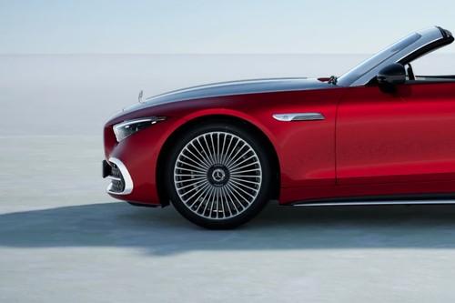 Mercedes-Benz Maybach SL 680 Aerodynamic alloy wheel design close-up Mercedes-Benz Maybach SL 680 Aerodynamic alloy wheel design close-up