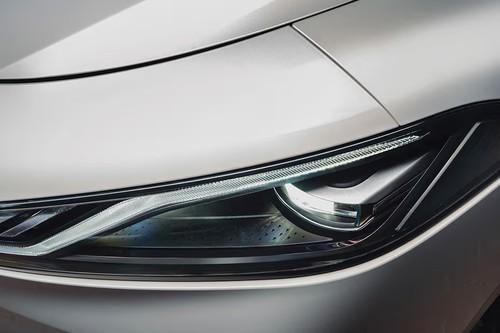MG 8 PHEV LED Headlight Close-up MG 8 PHEV LED Headlight Close-up